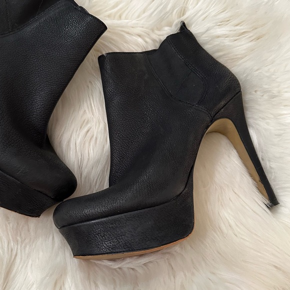 Vince Camuto Black Leather Stiletto Platform Ankle Booties Size 8.5 - Picture 5 of 15